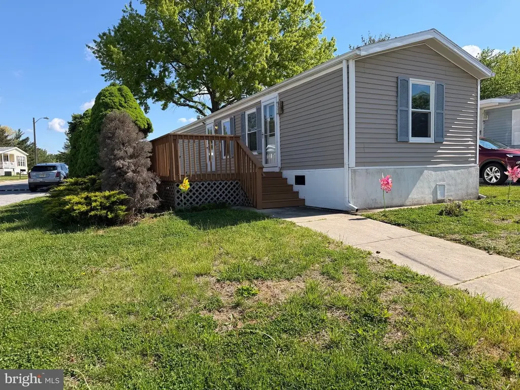 156 Mockingbird Ln
