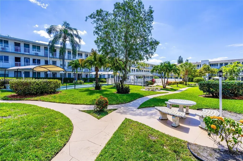 15610 NE 6th Ave Unit 32D