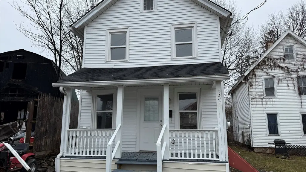 547 State St