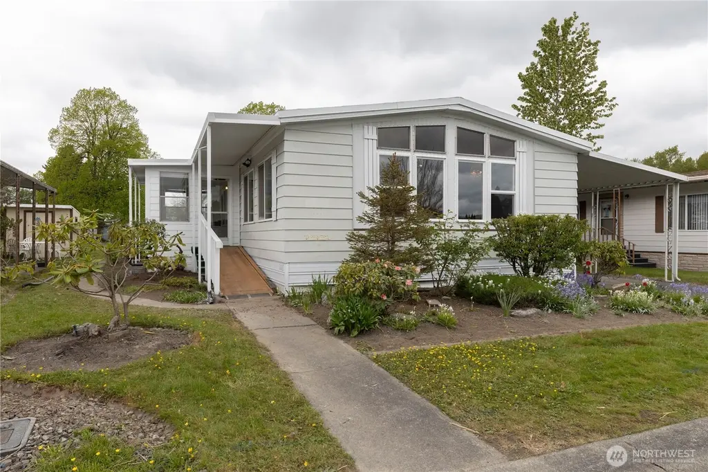 2725 E Fir St #112