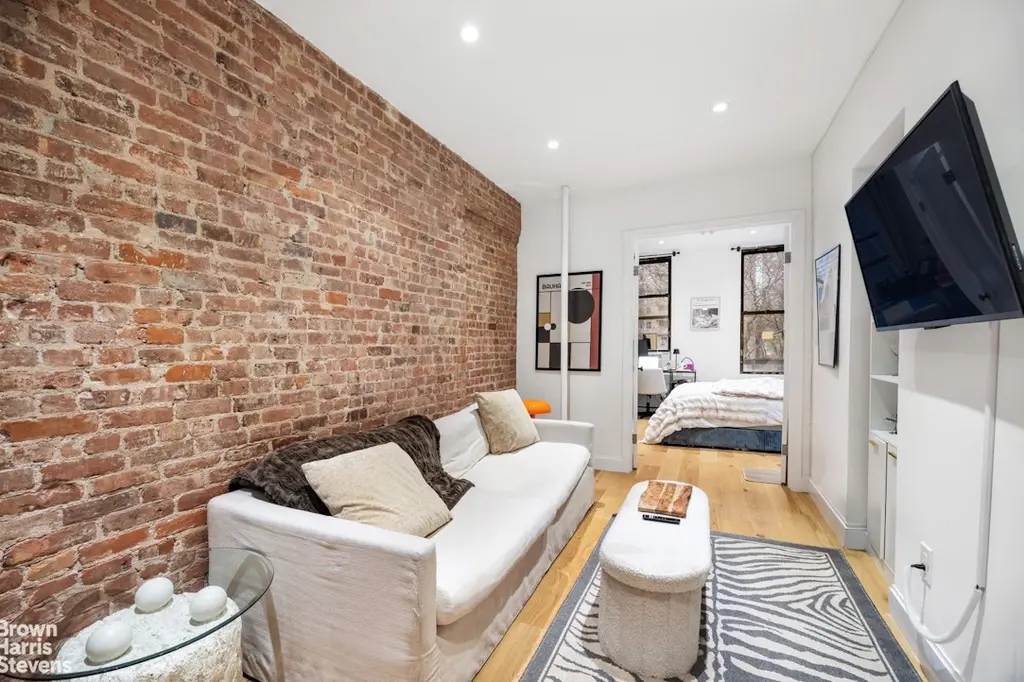 347 E 5th St Unit 1A