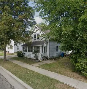 406 Center St