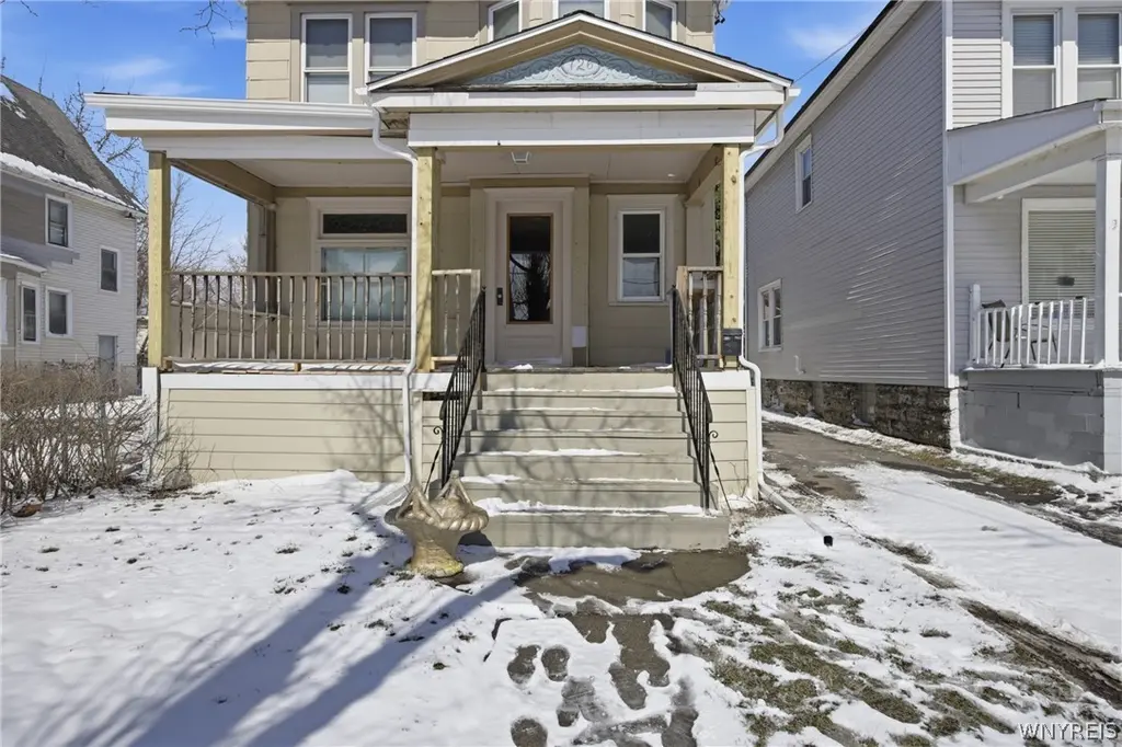 126 Lockwood Ave