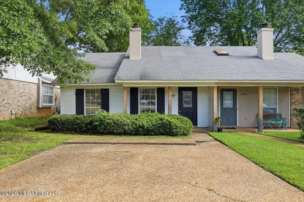 23 Meadowoods Pl