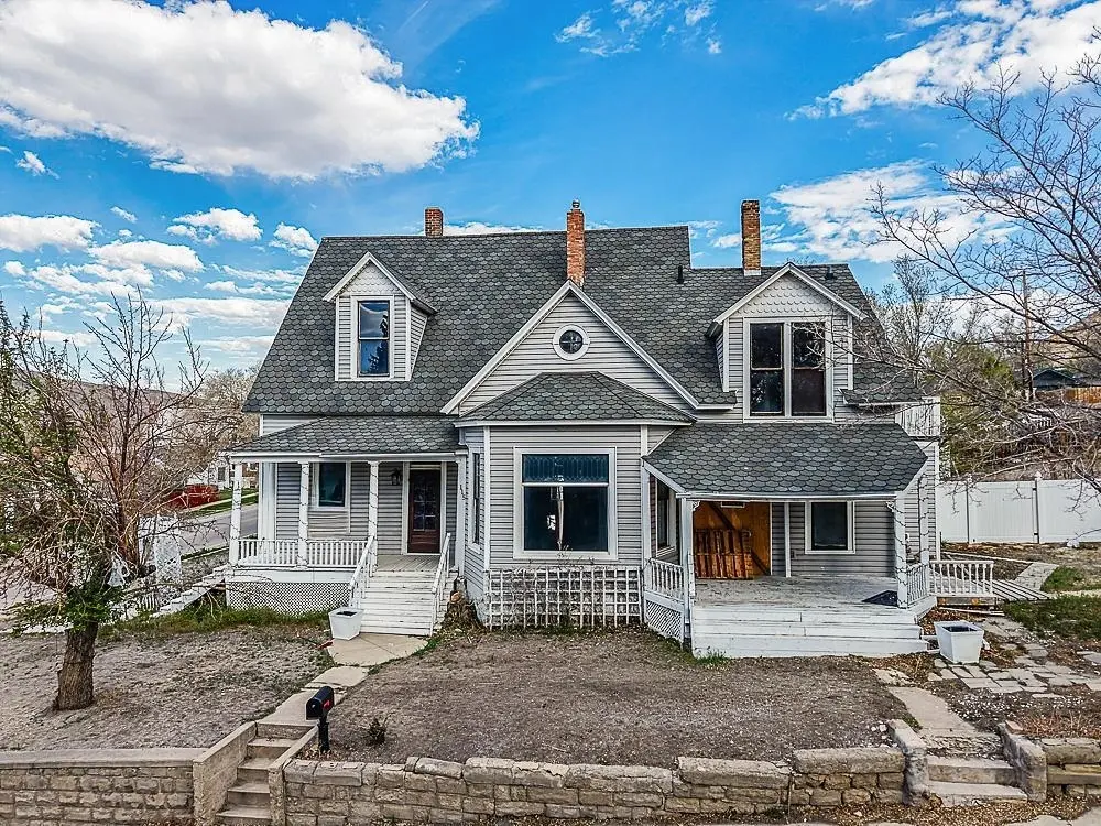 115 N 2nd West St