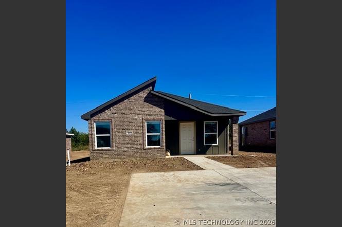 820 Elm St