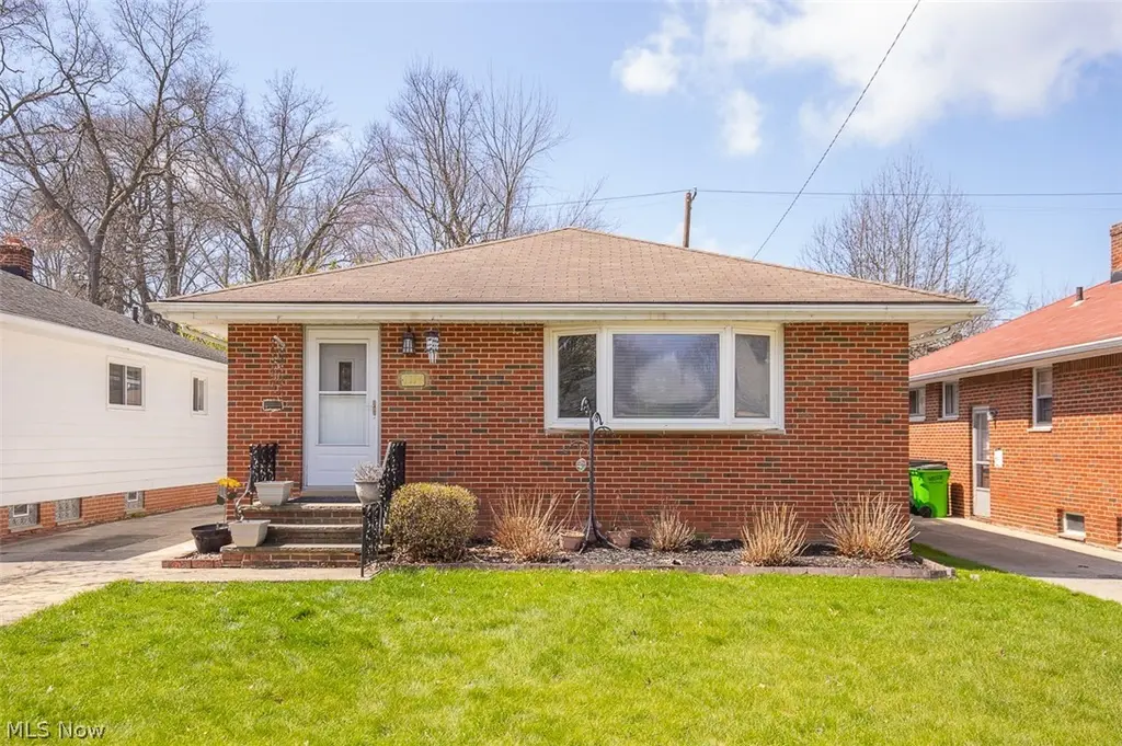 1114 Homestead Rd