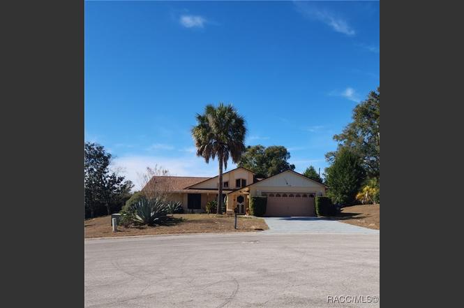200 N Entry Oaks Pt