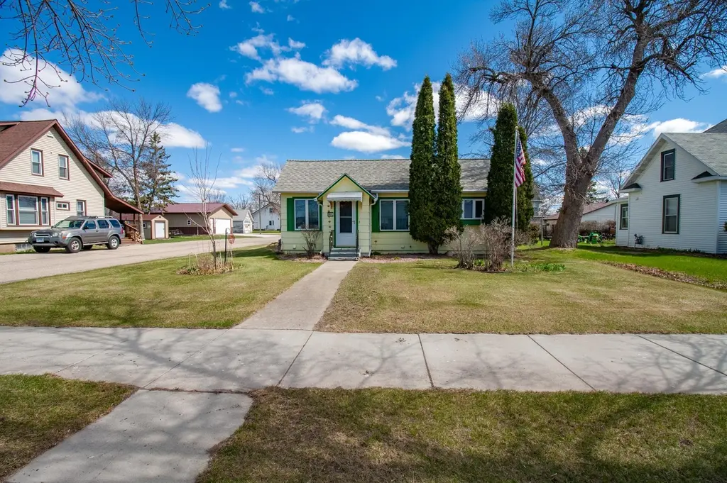 407 Holden Ave