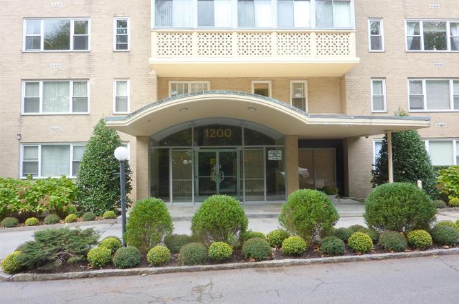 1200 Midland Ave Unit 8f
