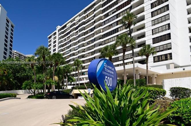 500 Three Islands Blvd #908