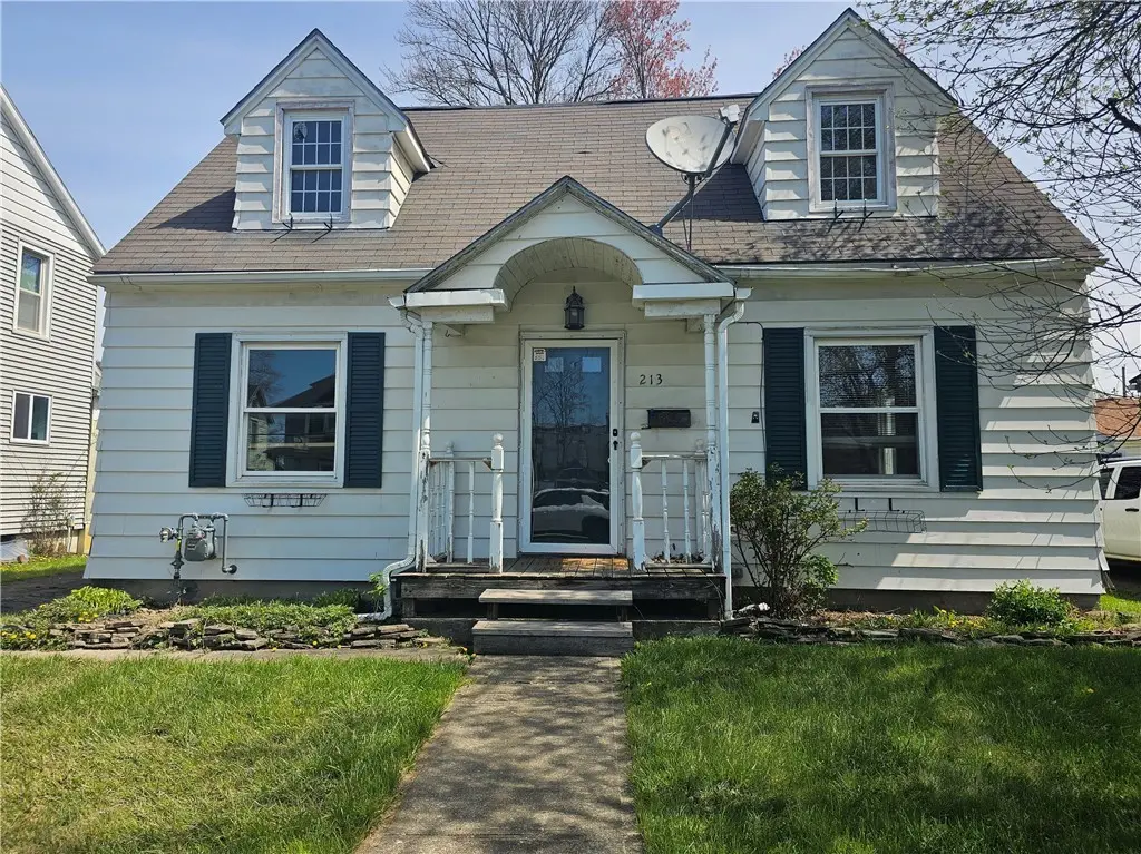213 E High St