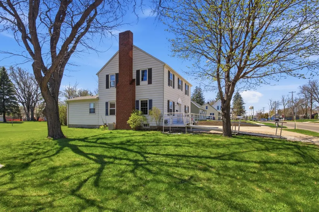 405 Willmar Ave SW