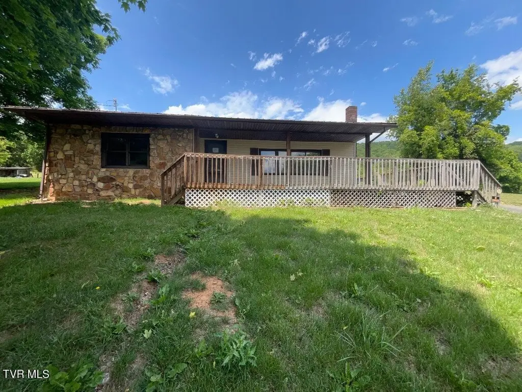 221 Holly Hill Dr
