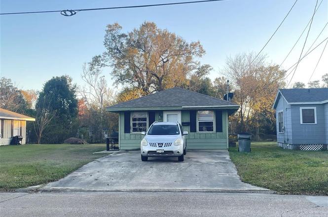 1018 Alamo St