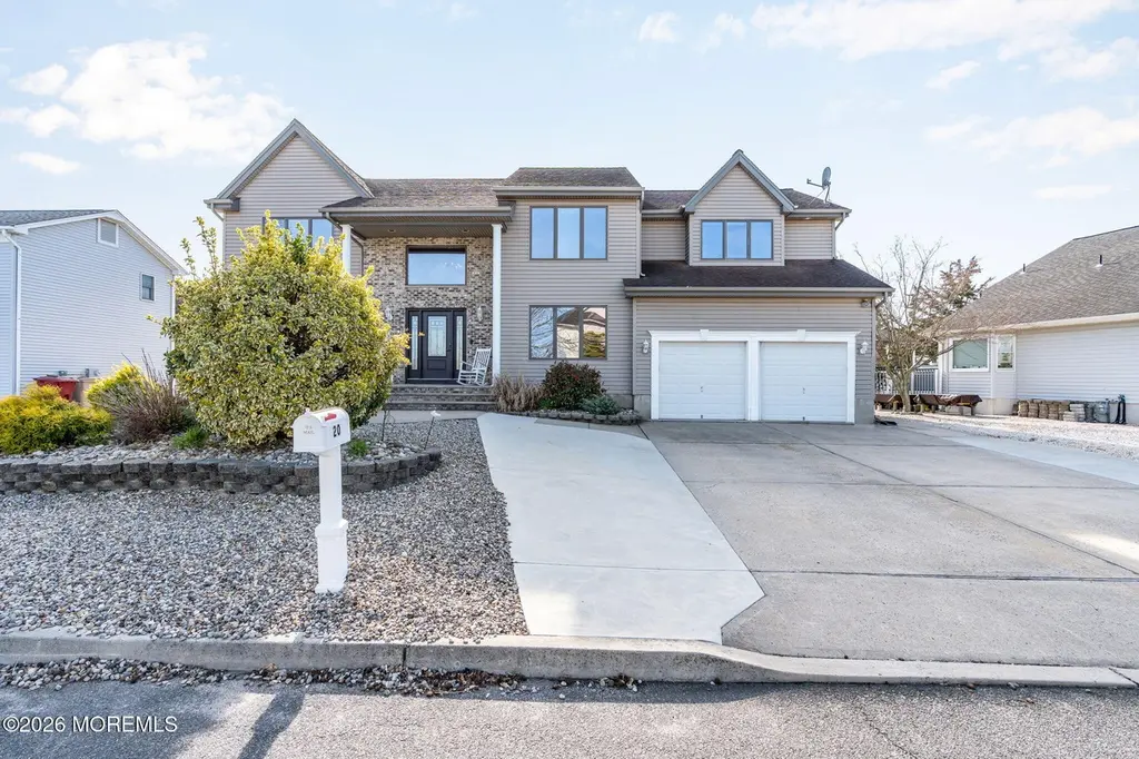 20 Dune Dr