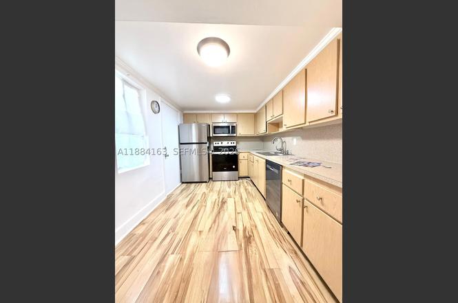 1201 NE 191st St Unit G304