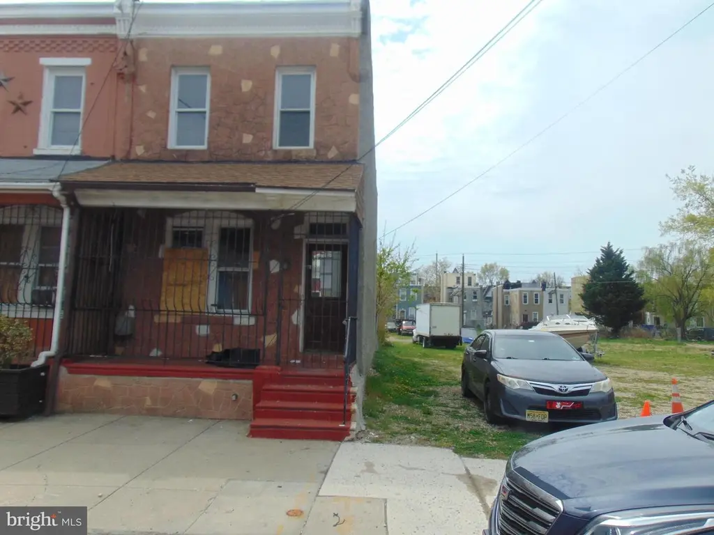 640 York St