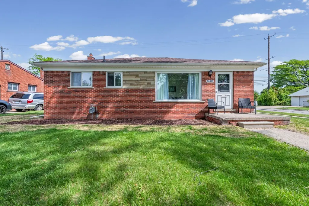 26912 W Davison
