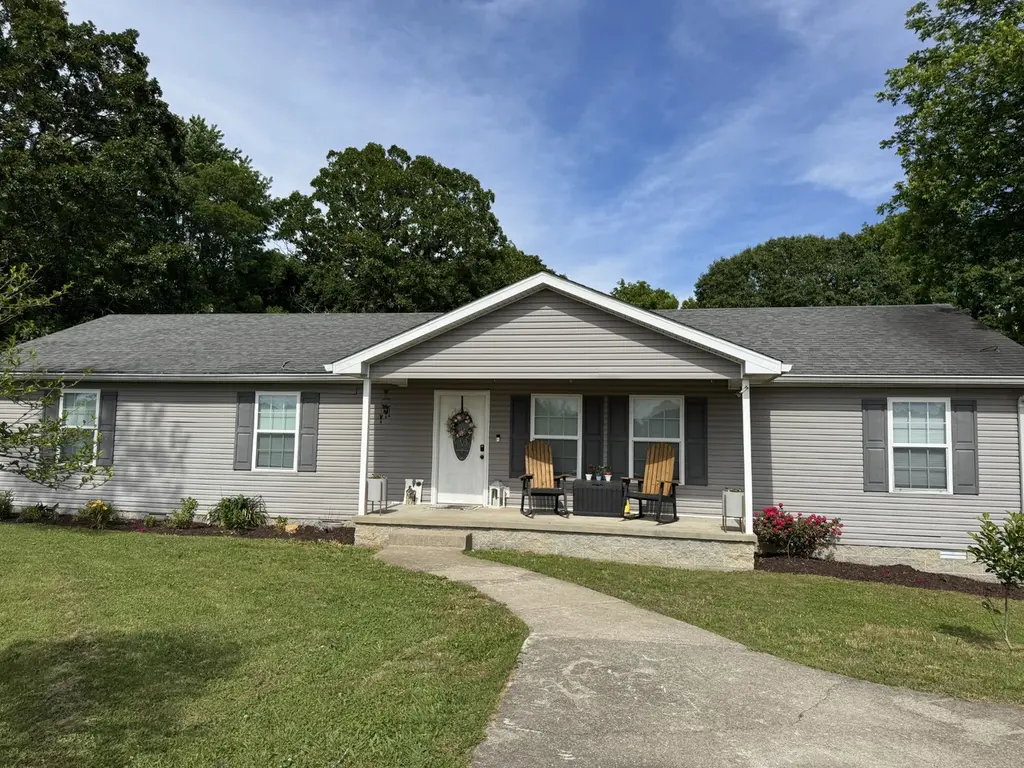 105 Larkins Dr