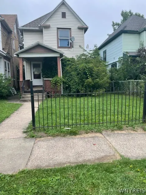 1876 Pierce Ave