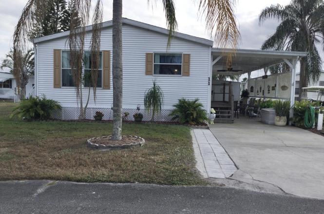 11 SE Hidalgo Ln