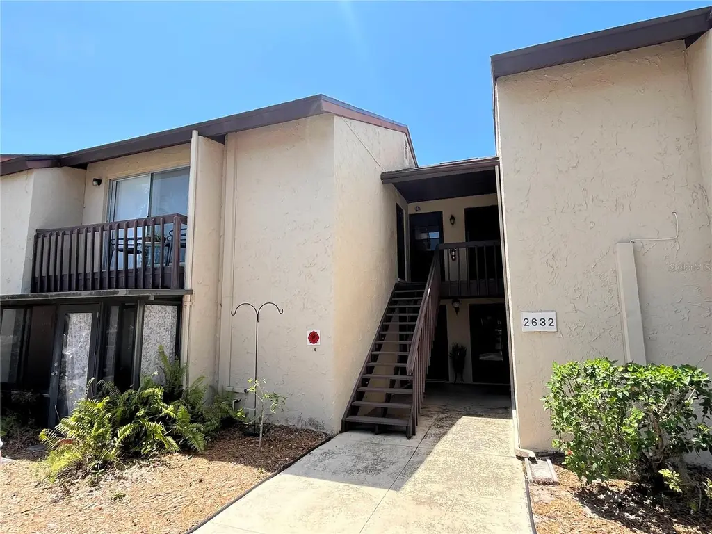 2632 Hidden Lake Dr N Unit B
