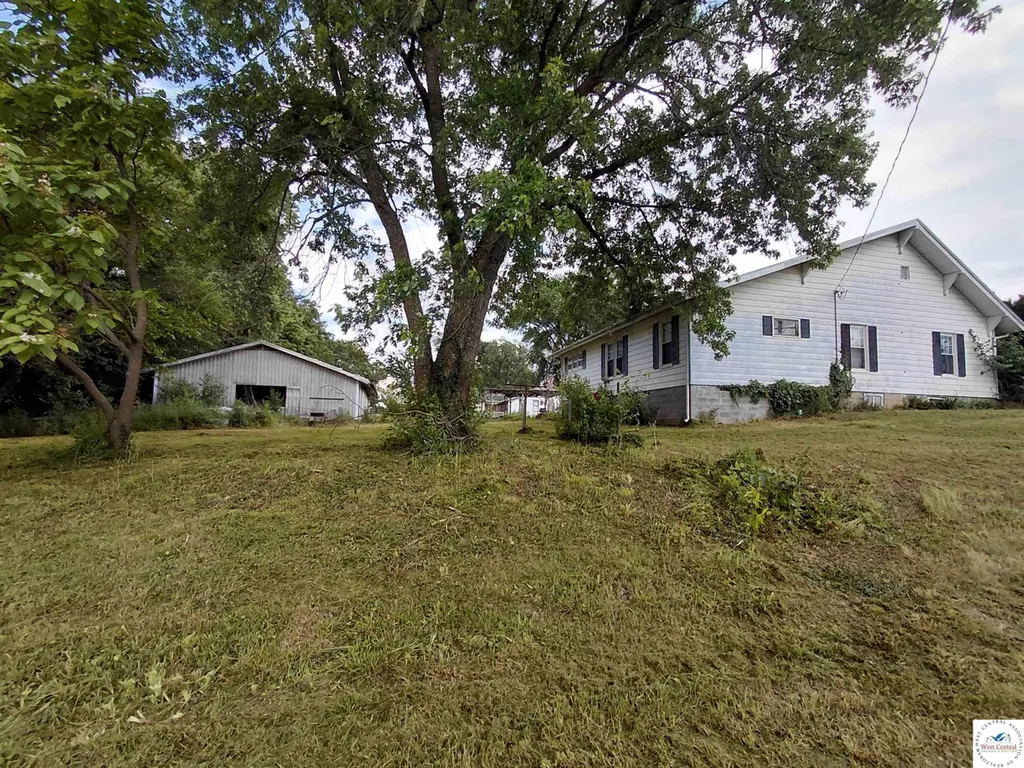 201 E High St