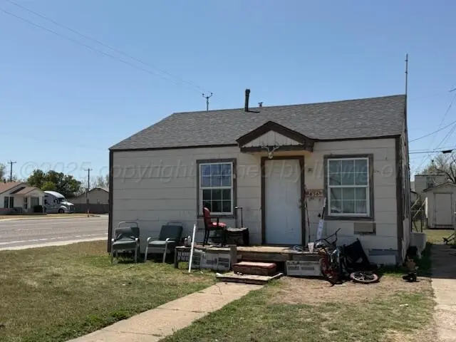 456 Graham St