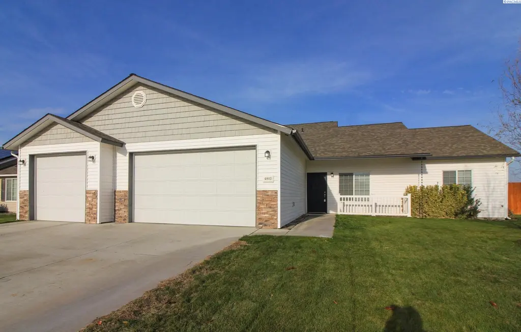 4803 Catalonia Dr