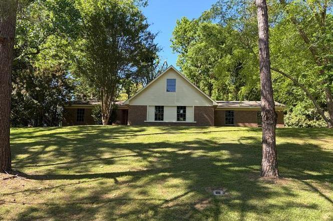 1709 Sherwood Cir