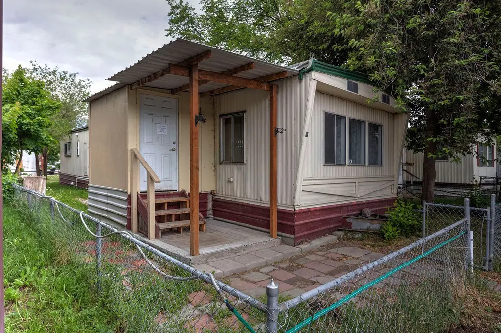 1700 Cooley St #19