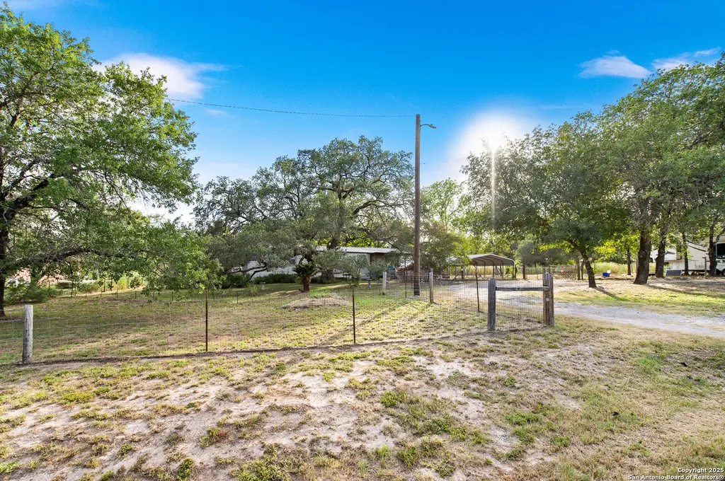 23805 Hackberry Pt