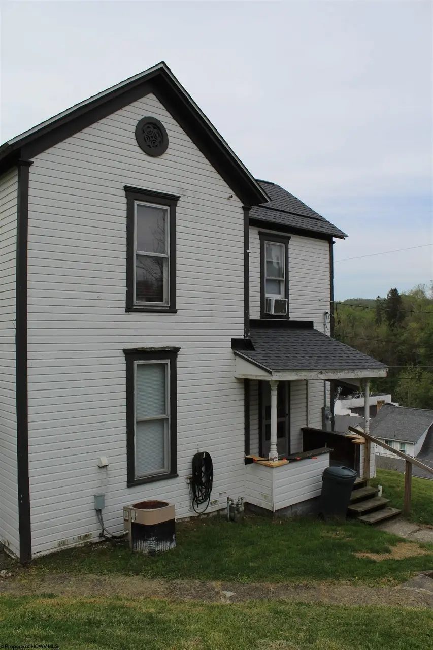 3418 Central Ave