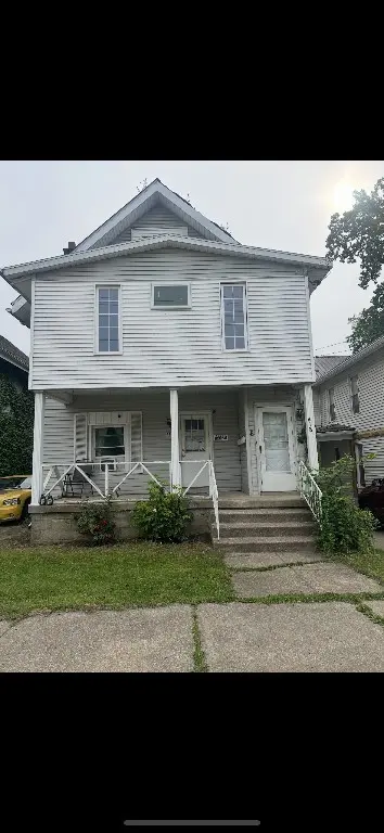 418 Raspberry St