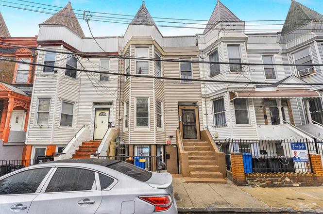 1047 Trinity Ave