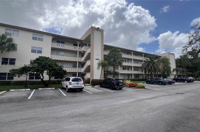 2405 Antigua Cir Unit H1