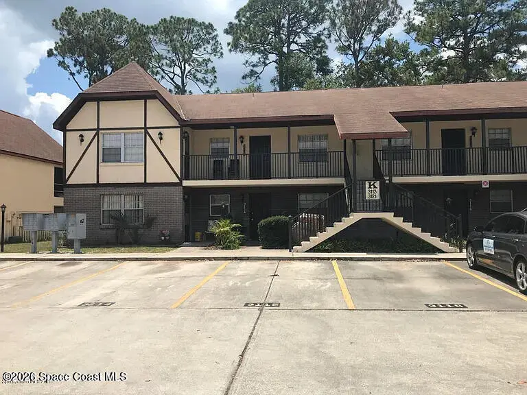 3118 Sir Hamilton Cir #4