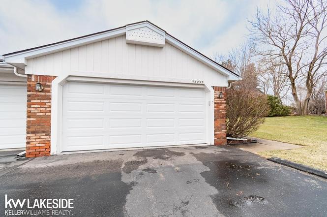 45297 Universal Ct