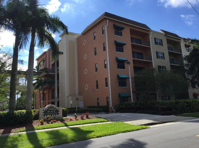 1610 Presidential Way Unit B-305