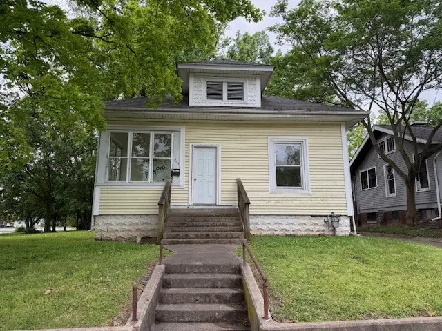 315 W Walnut St