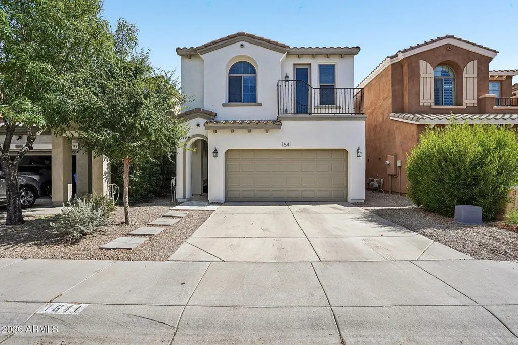 1641 W Lacewood Pl