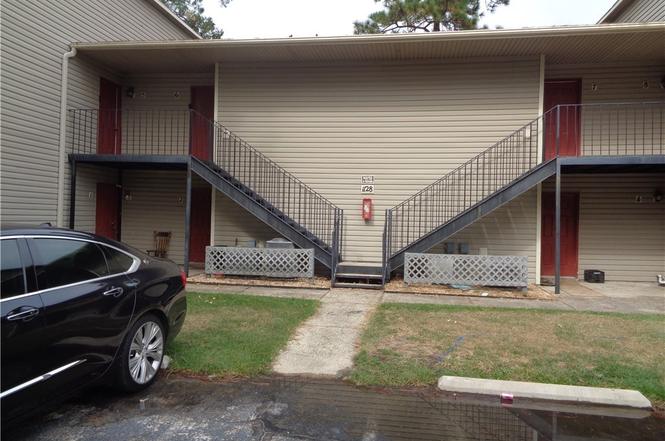 1128 Southwood Dr #4