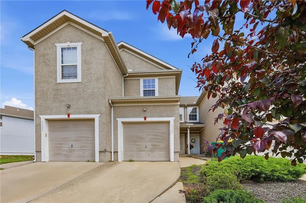 3305 N 103rd Pl