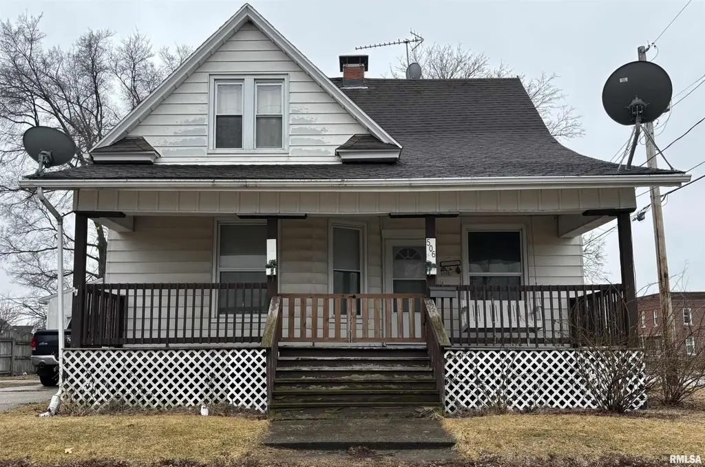 506 E Elm St