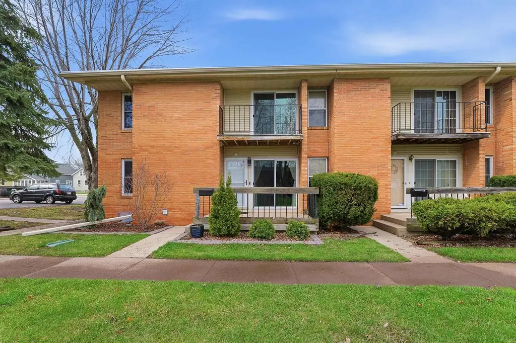 733 W 9th Ave
