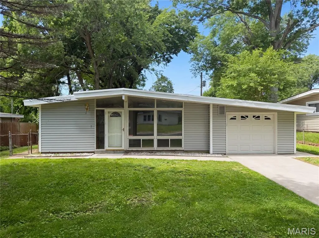 1015 Robinwood Dr
