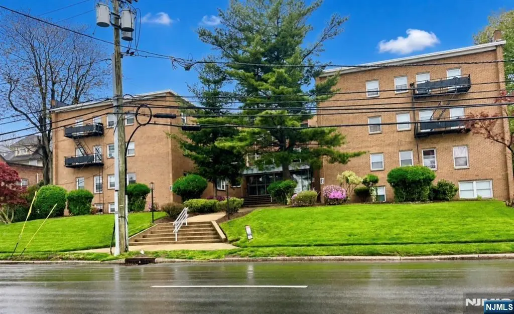 81 Grand Ave