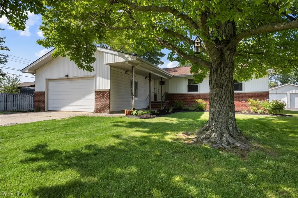 835 Columbia Dr