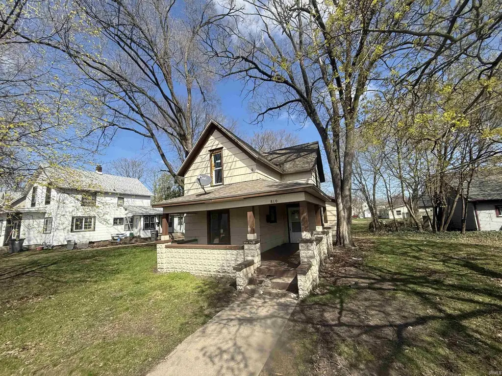 810 W Wolf Ave